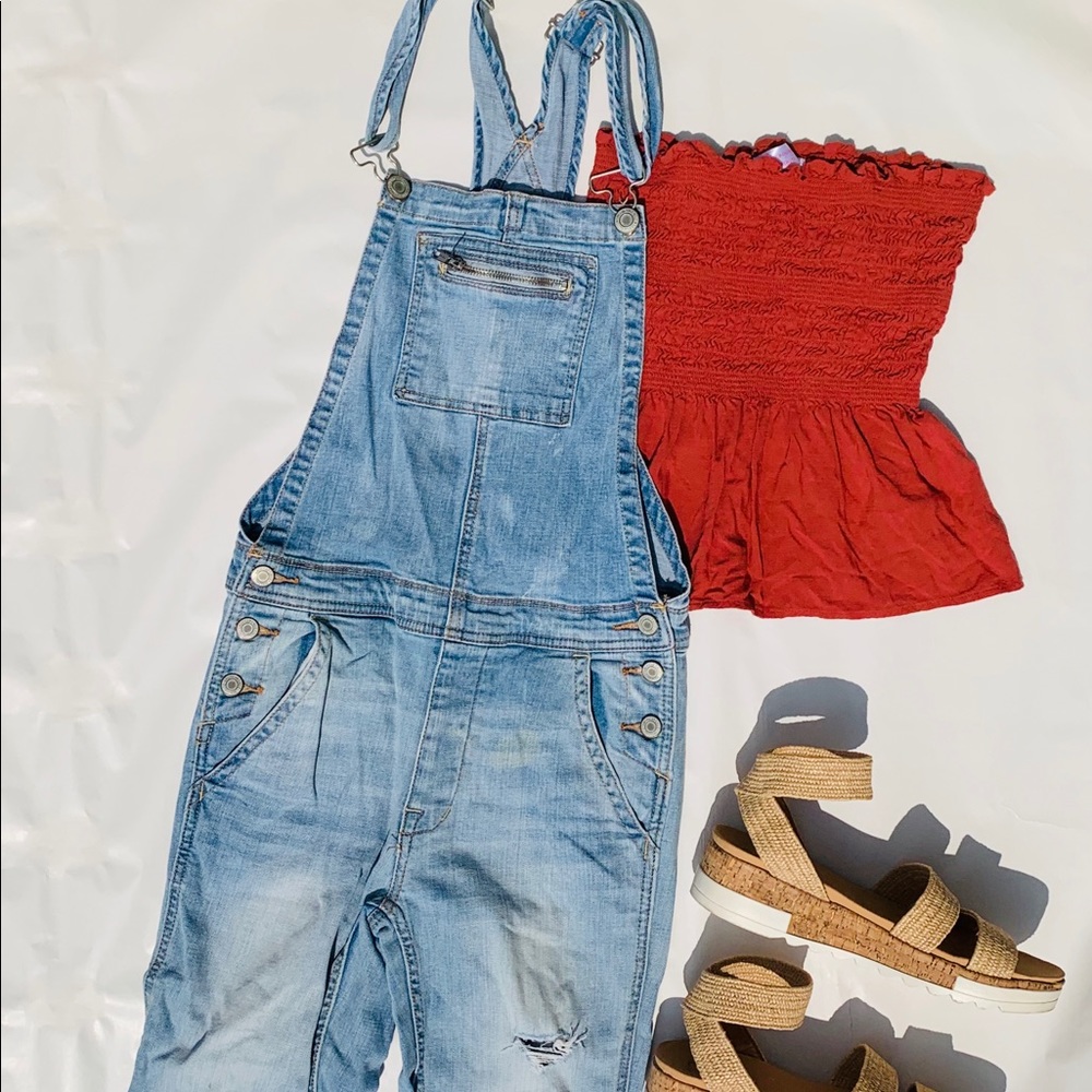 AEO light wash Distressed overalls
